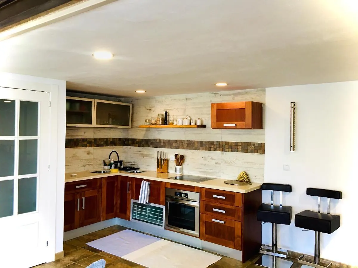 Casa De Adonay Huetor Vega Villa 0*,